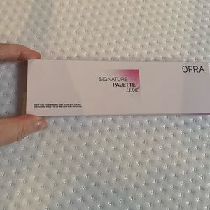 New Ofra eyeshadow palette. Shimmery bronze, champagne, brown. Neutral. Nudes.